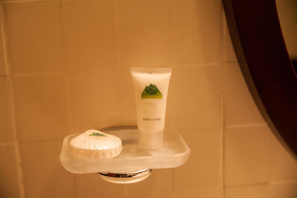 Gorillas Volcanoes Hotel Ruhengeri Phòng bức ảnh