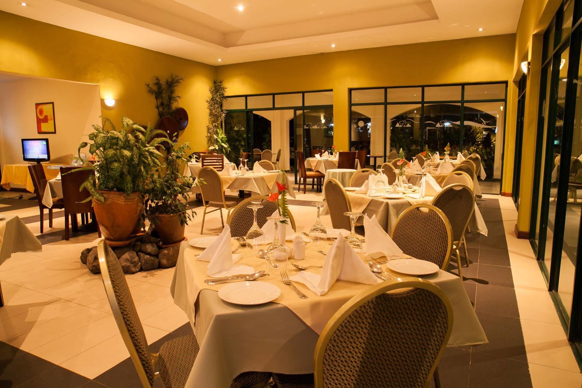 Gorillas Volcanoes Hotel Ruhengeri Ngoại thất bức ảnh