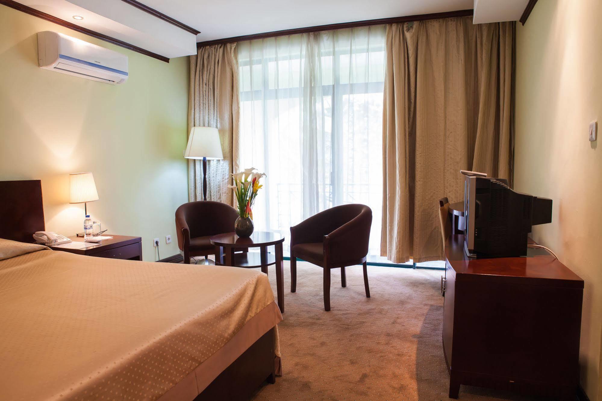 Gorillas Volcanoes Hotel Ruhengeri Ngoại thất bức ảnh