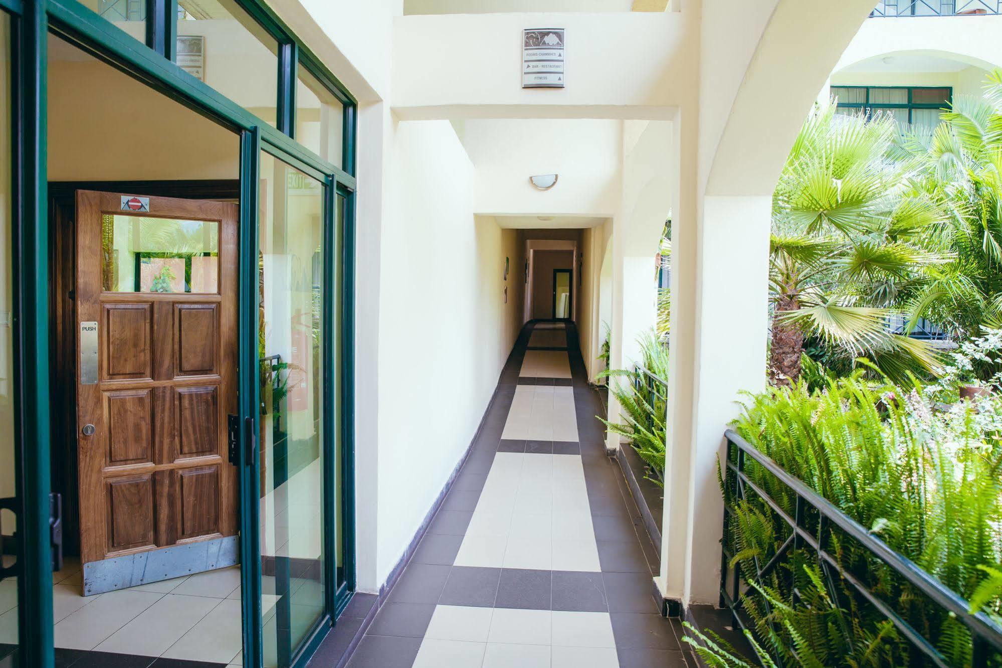 Gorillas Volcanoes Hotel Ruhengeri Ngoại thất bức ảnh